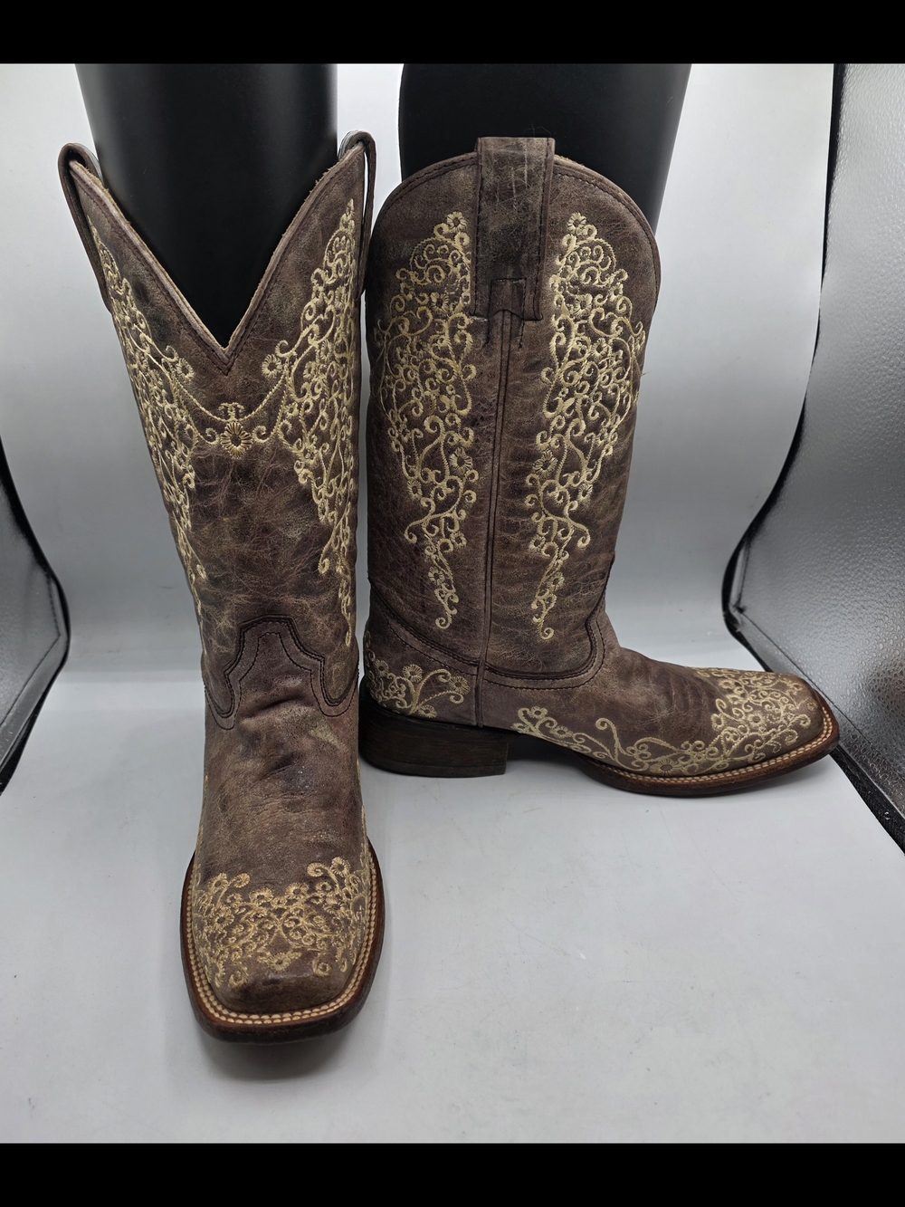 Corral Square Toe Brown Crater Bone Embroidery Weathered Boots Size 7.5 #A2663